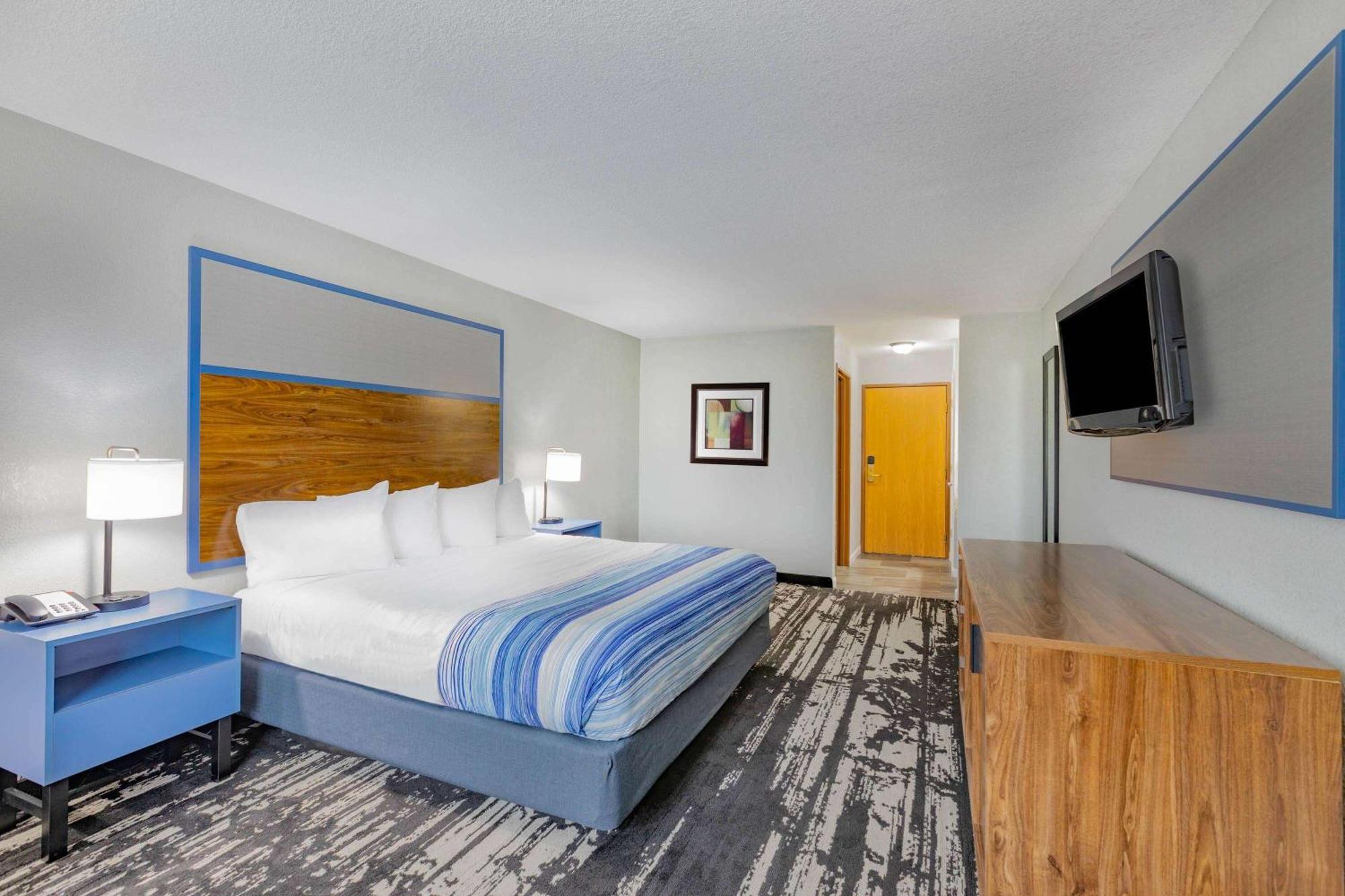 Americinn By Wyndham Pella Exterior photo