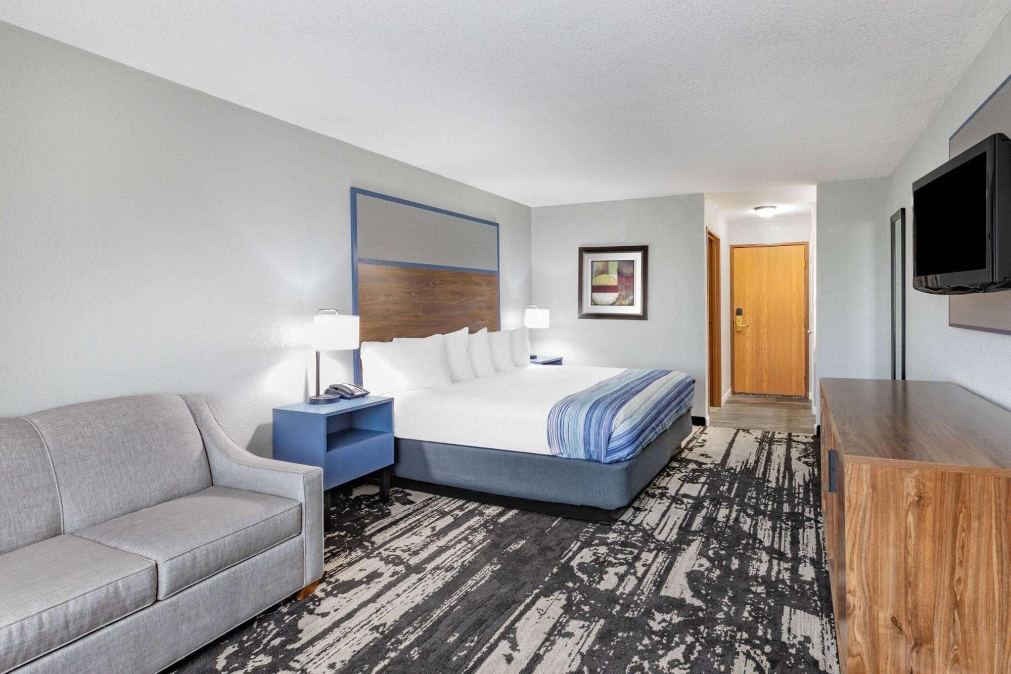 Americinn By Wyndham Pella Exterior photo