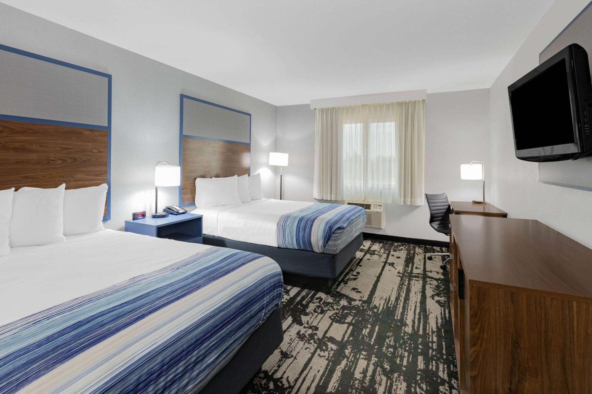 Americinn By Wyndham Pella Exterior photo