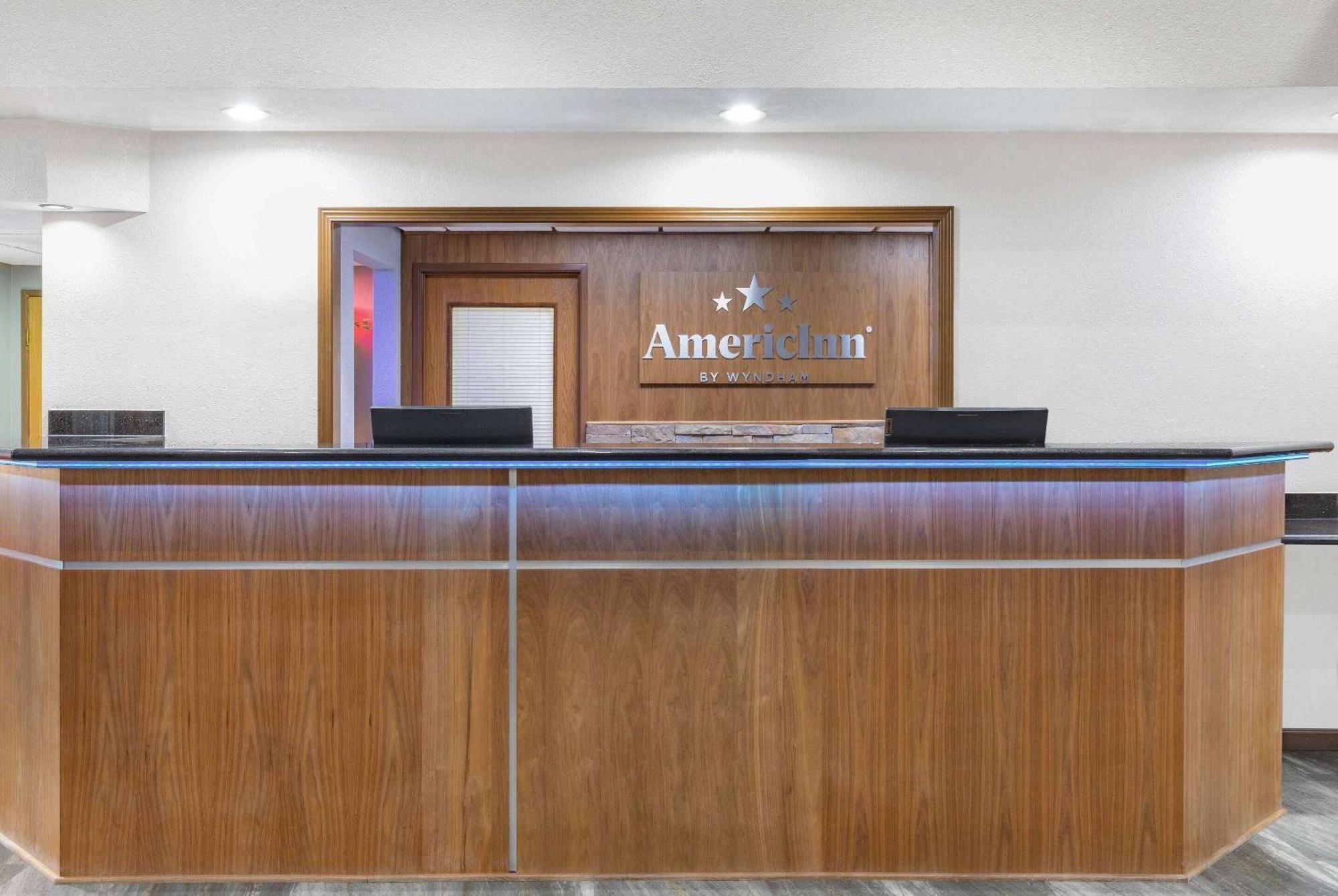 Americinn By Wyndham Pella Exterior photo